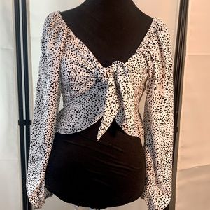 ZAFUL Plunge Printed Tie Front Blouse - Black and white with long sleeves